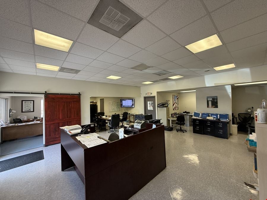 201 N 16th St, La Porte, TX 77571- 5,000 SF IND WAREHOUSE ON +/- 1 ACRE LOT