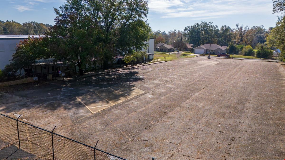 806 Willow Creek