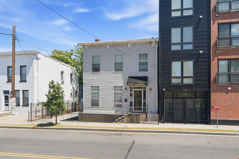 Office Building with Mixed Use Zoning in Washington DC For Sale