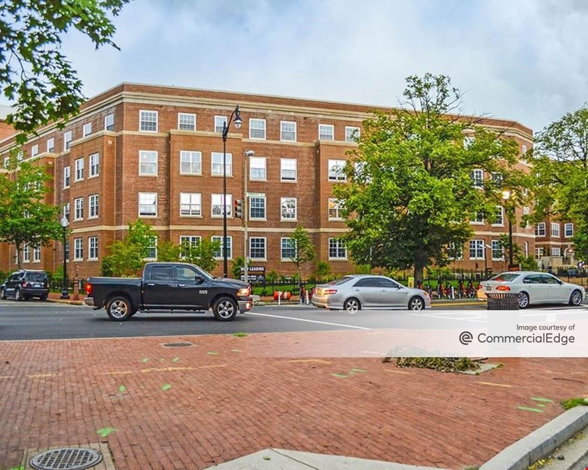 700 Penn