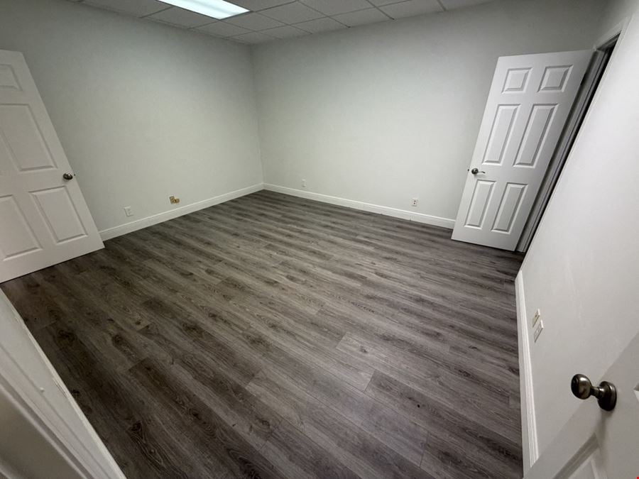 1785 SF Suite 107 Professional and Medical Office Space