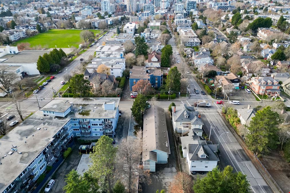 1321 Fernwood Road