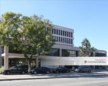 Preview of commercial space at 6330 San Vicente Blvd