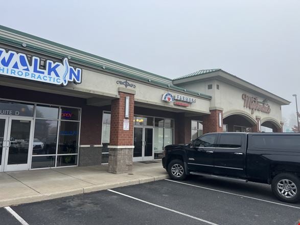 Preview of Retail space for Rent at 915 E Hawthorne Rd Suite E