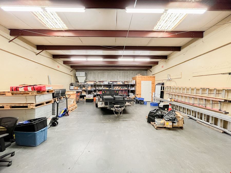 Office / Warehouse Suite Near I-12