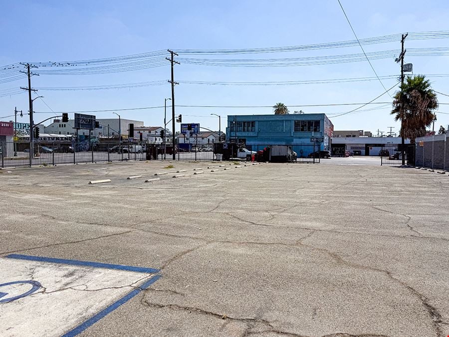 2600 South Broadway & 2601 South Main Street
