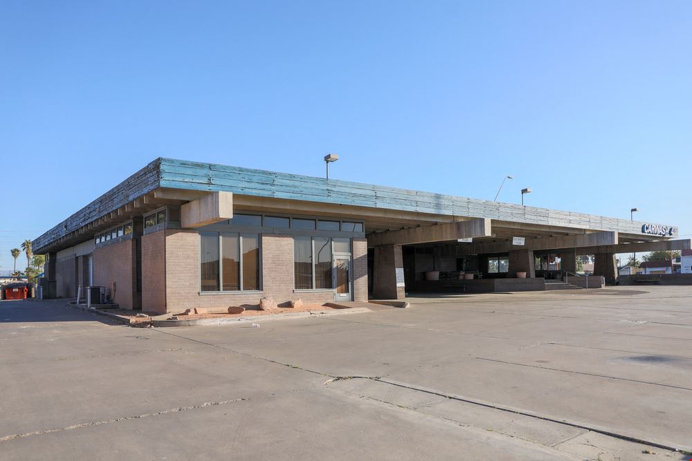 324 N Country Club