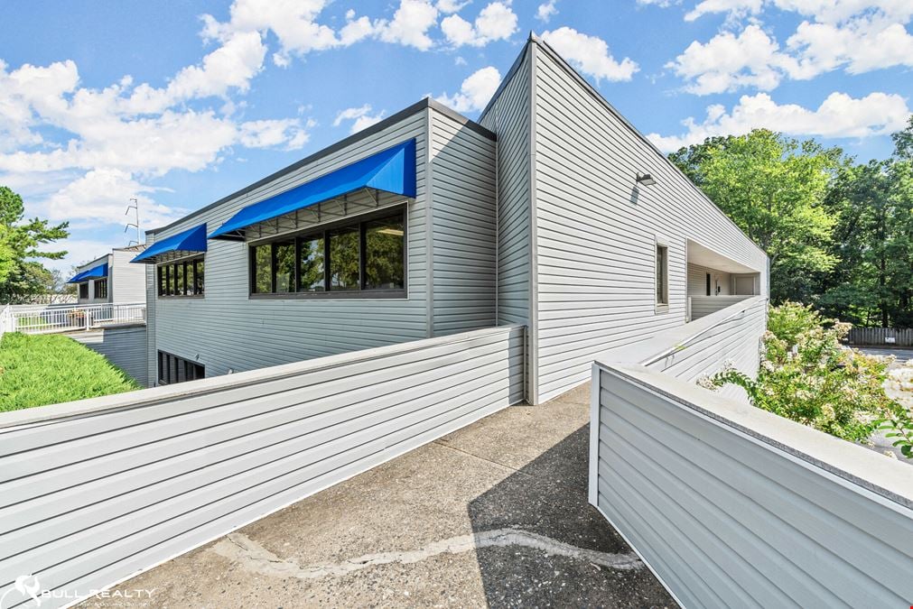 Sandy Springs Wellness Center | Two Office Suites | ±1,127 SF & ±886 SF