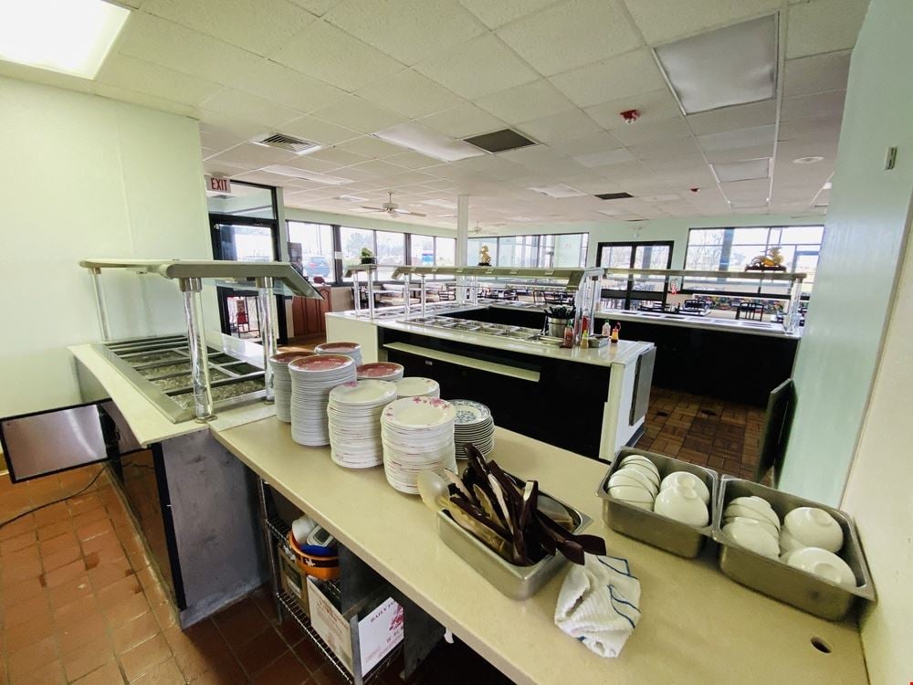 4,286' Restaurant w/ Drive Thru, on 1.35 acres