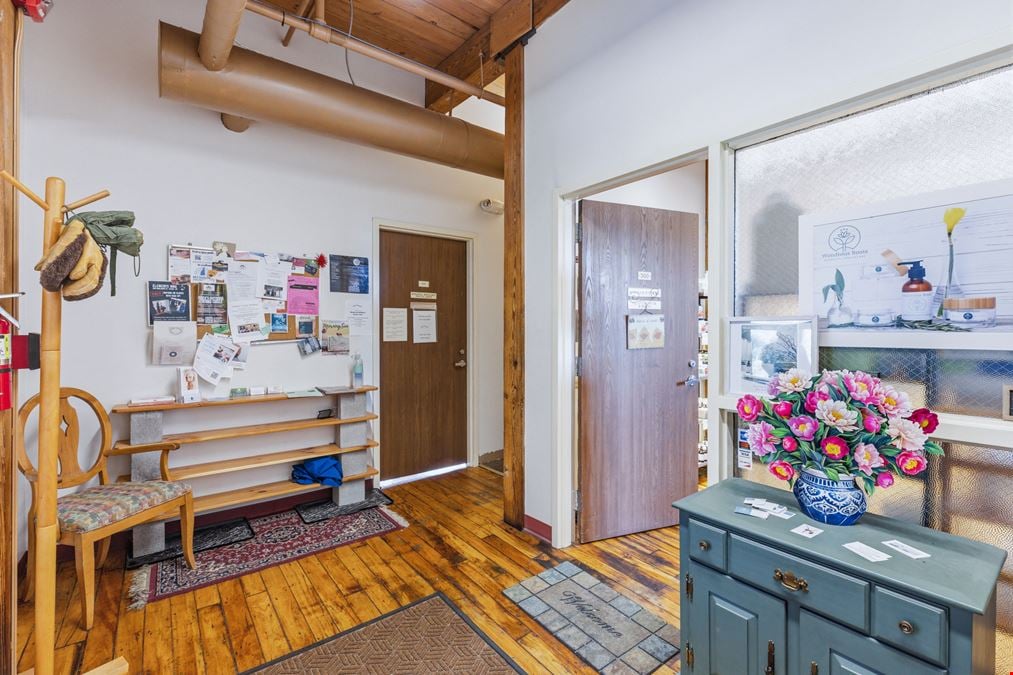 103 Roxbury St