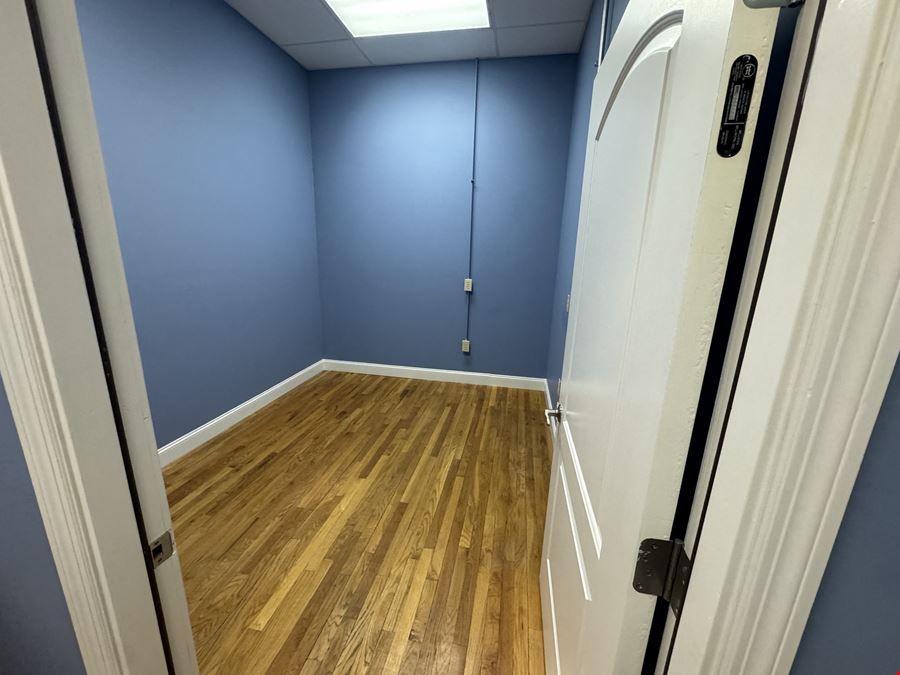 236 W Main St