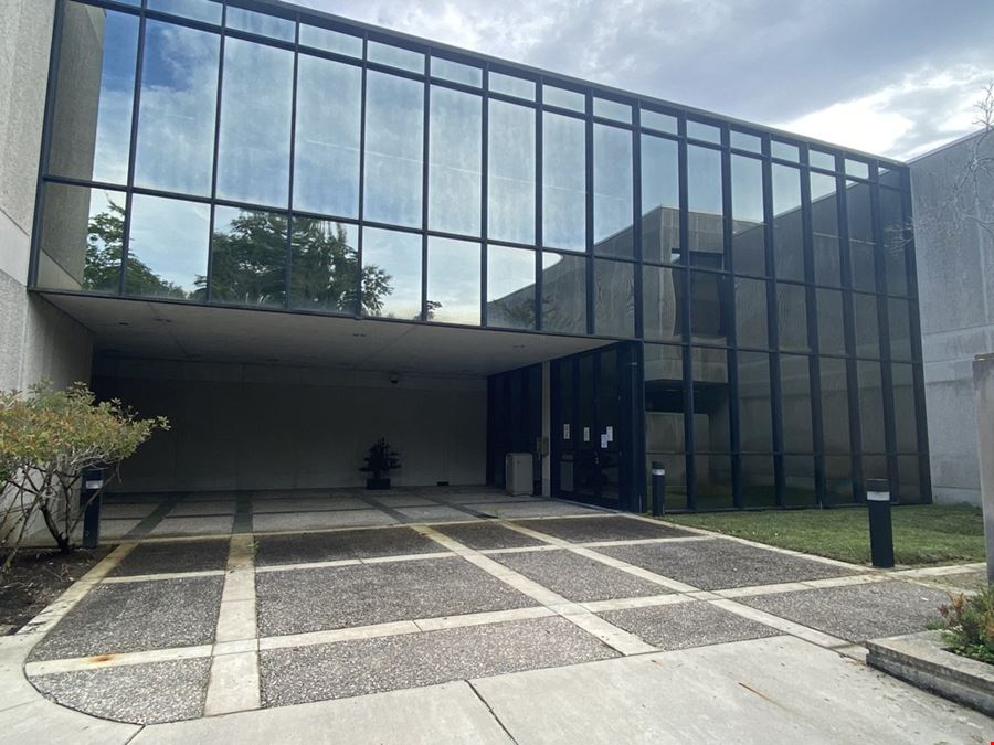 106,000 S.F. Office/Call Center