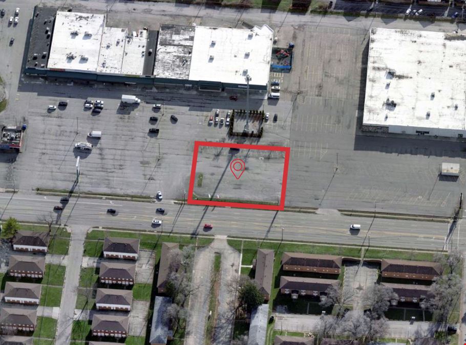 Livingston Court Shopping Center | Pad Site