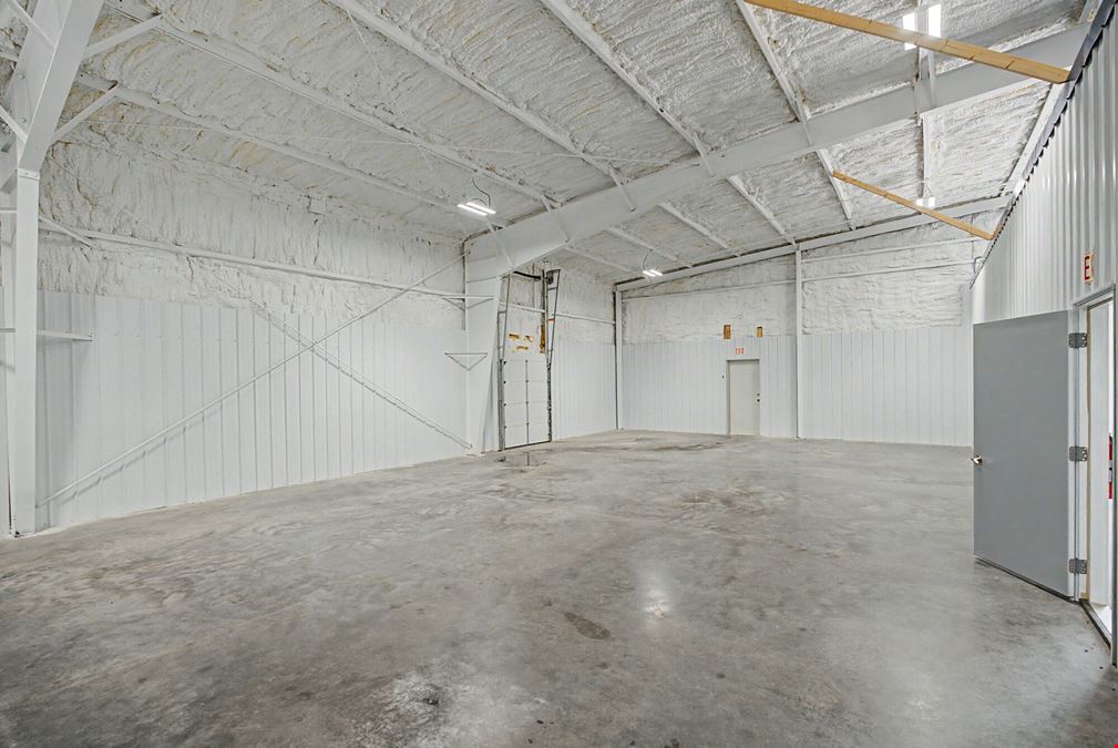 24,800 SF - 5 Paved Acres - Interstate 55