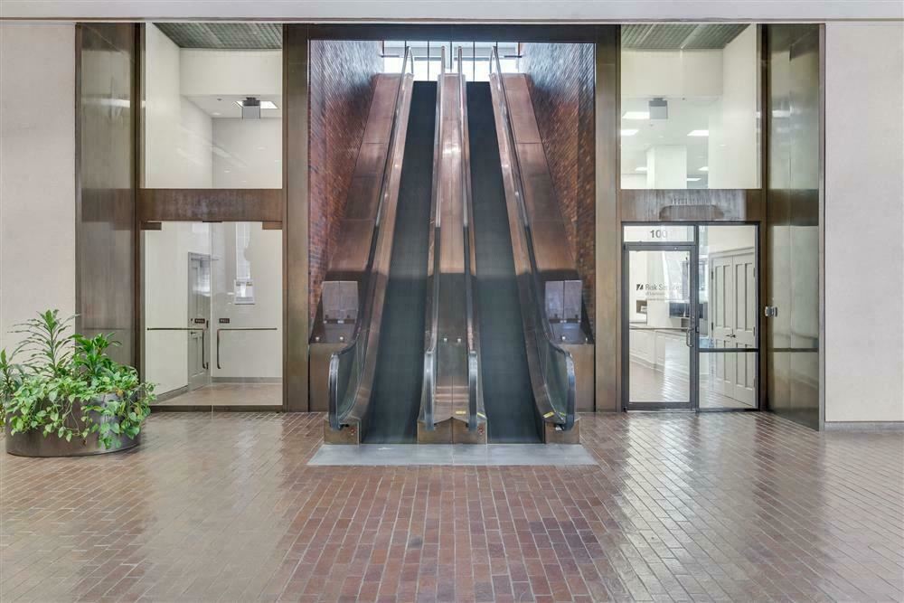 400 Texas Street