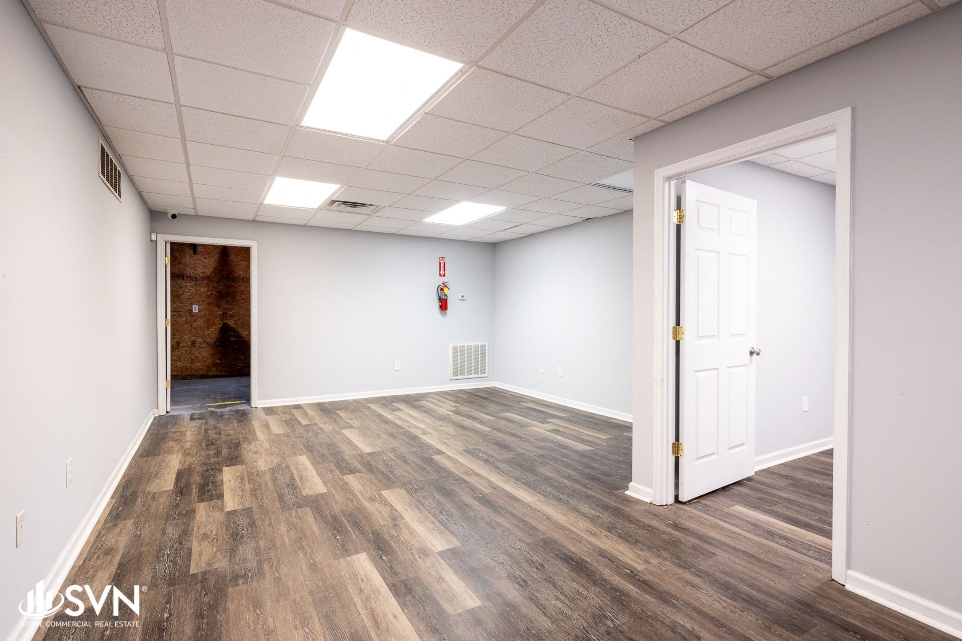 4,000 - 24,300 SF Industrial Space For Sublease