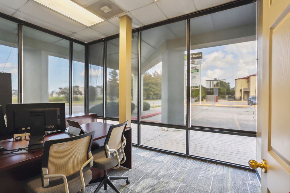 9954 Lake Forest Boulevard Neighborhood Center