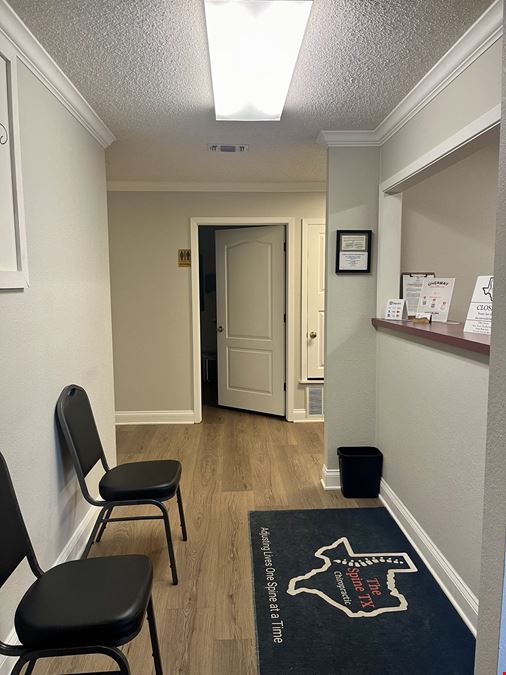 1101 S Main St, Lindale, TX