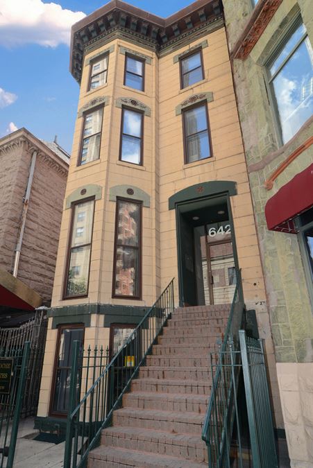 642 North Dearborn Street