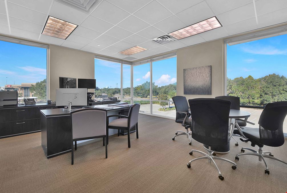 681 Greens Parkway (R2054)