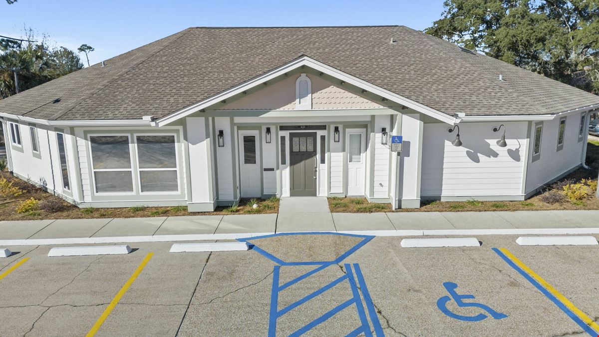 Fully Renovated Medical Office | ±2,921 SF Turnkey Space Near HCA Gulf Coast Hospital