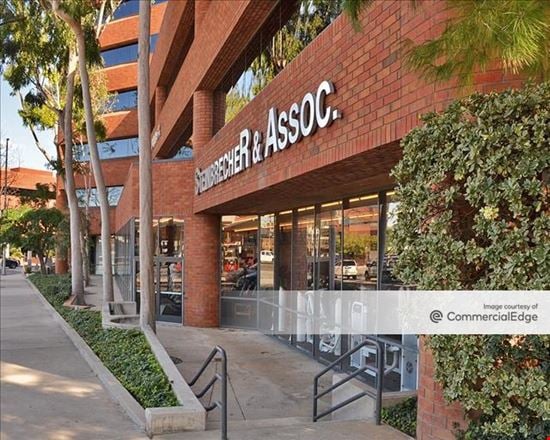 Preview of Office space for Rent at 16830 Ventura Blvd