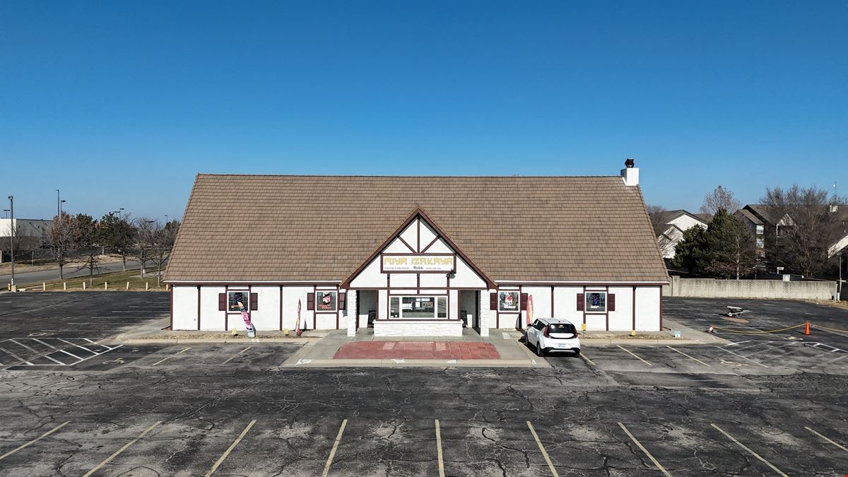 Free-Standing Commercial Building on 1.35 Acres with Abundant Parking