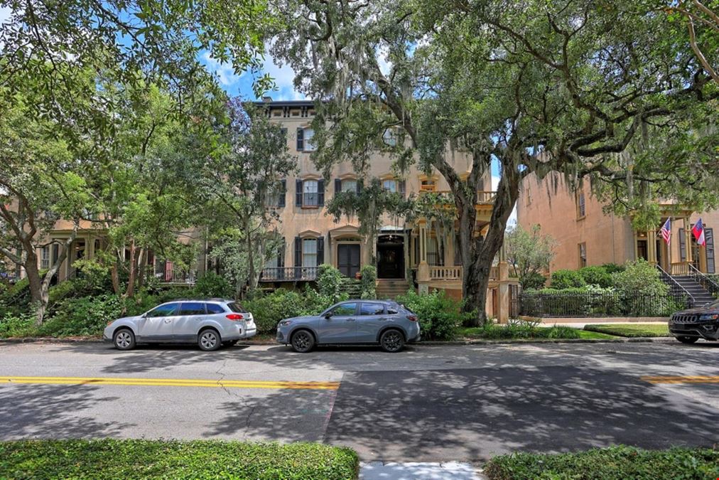 216 E. Gaston Street, Garden Level