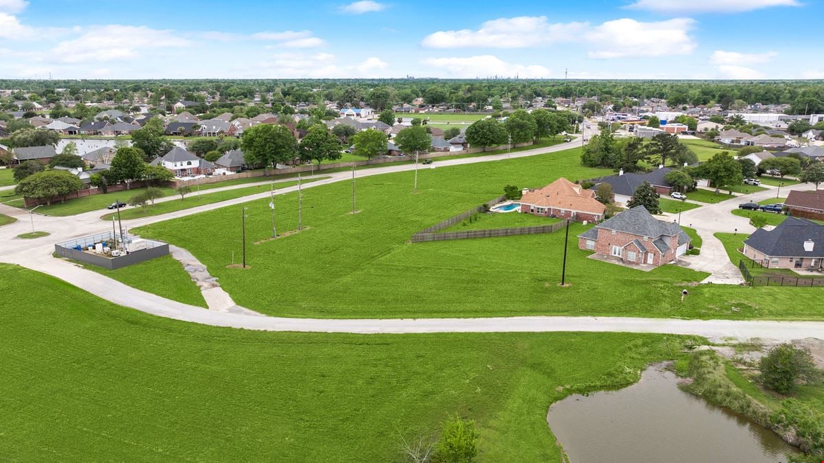8.8628+/1 Acres Fairway Drive