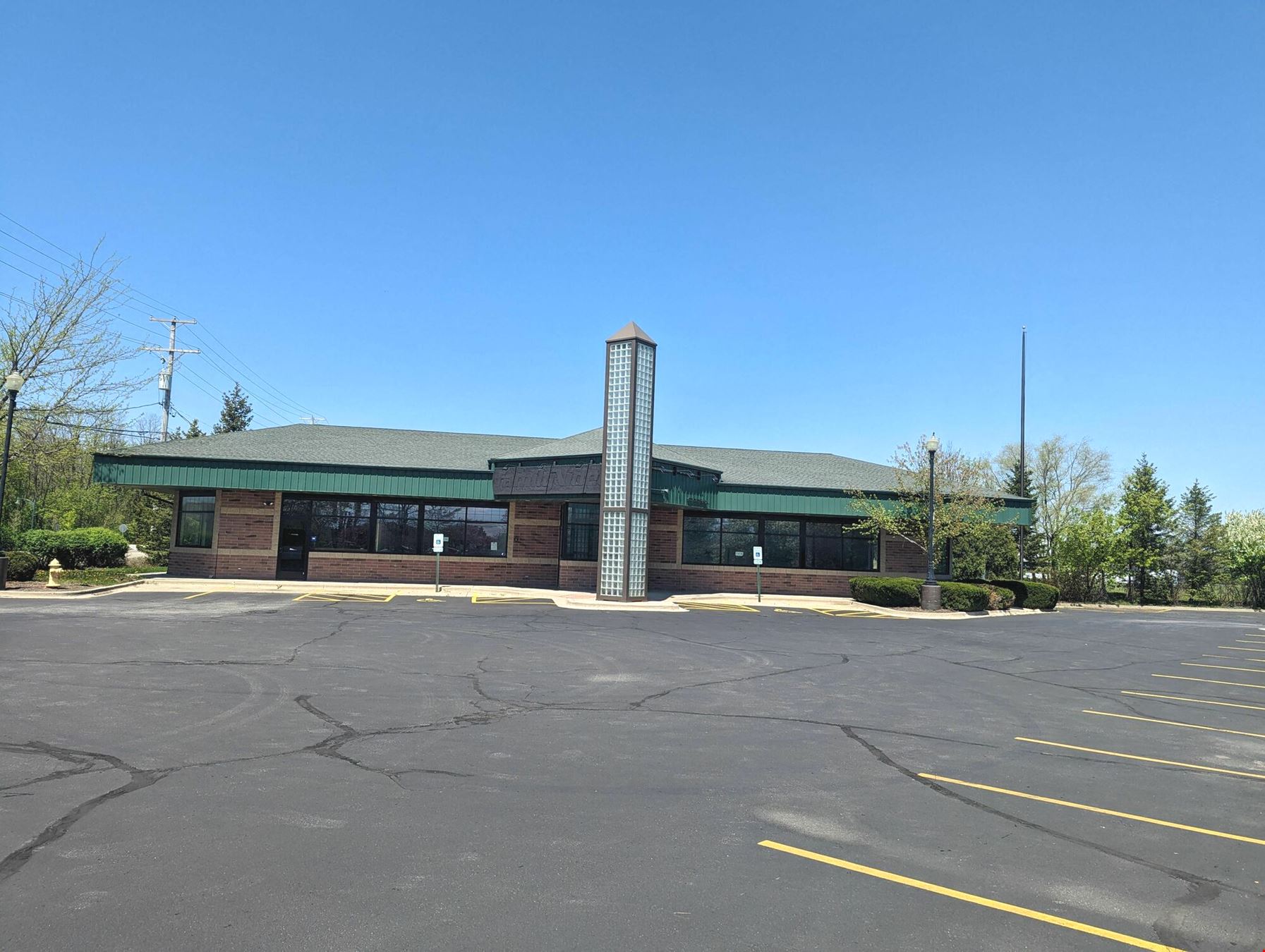 1480 N. Lake St.