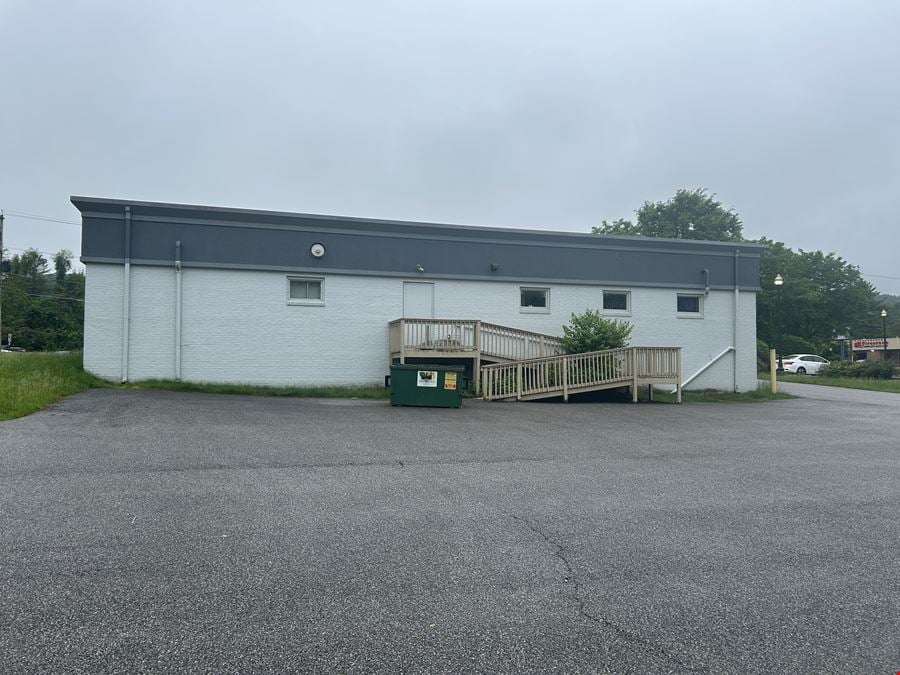 3903 Lincoln Hwy