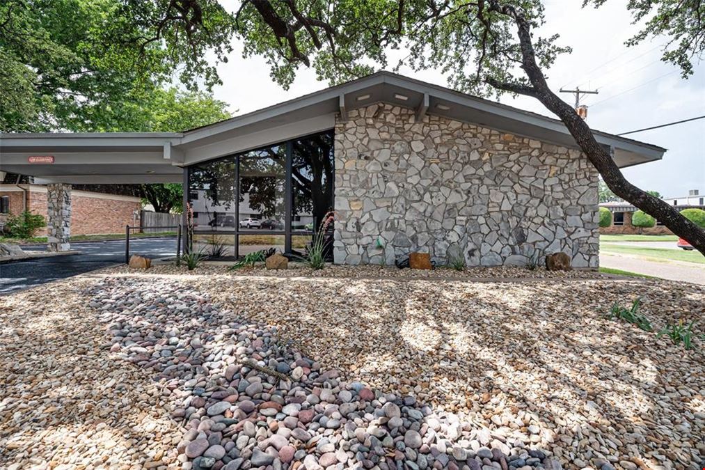 1512 Crestridge Dr