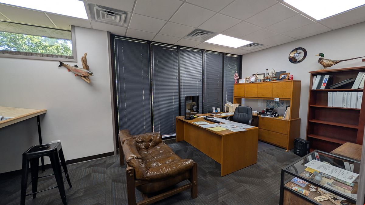 MODERN FREESTANDING OFFICE