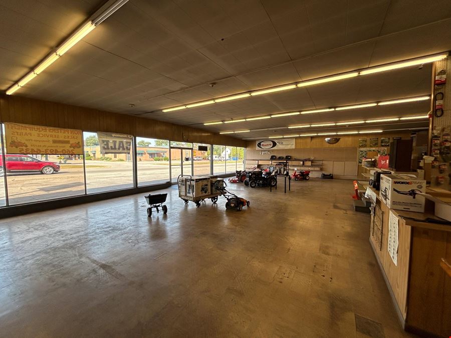 Warehouse with Showroom