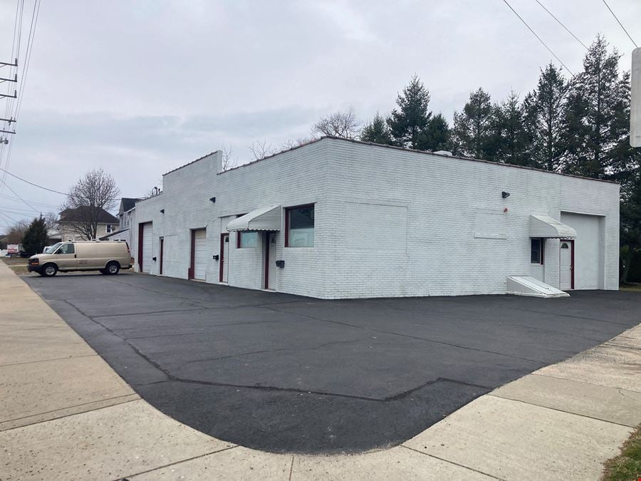 Contractor's Building For Sale
