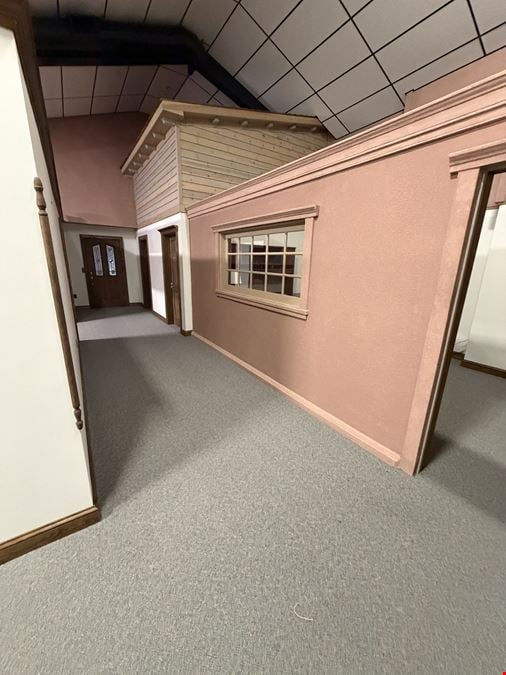 Multi Building Flex Property - Unique Opportunity!