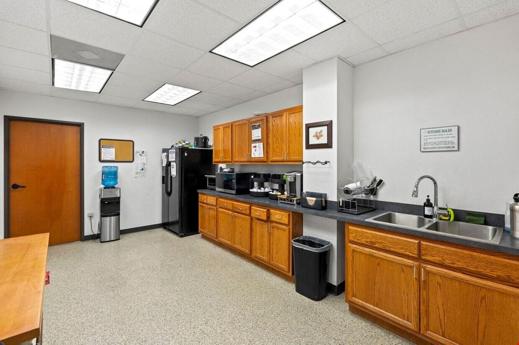 108 Commercial Pl