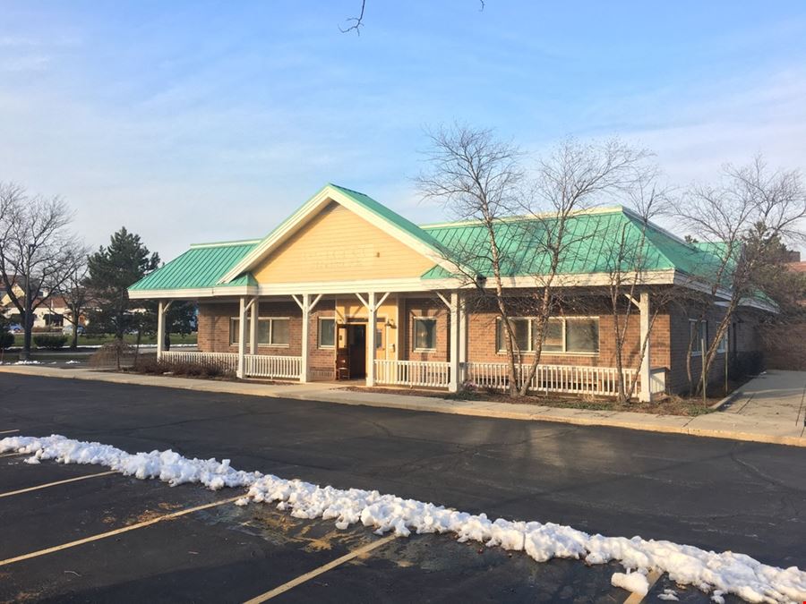 Lake Cook Road Restaurant For Sale