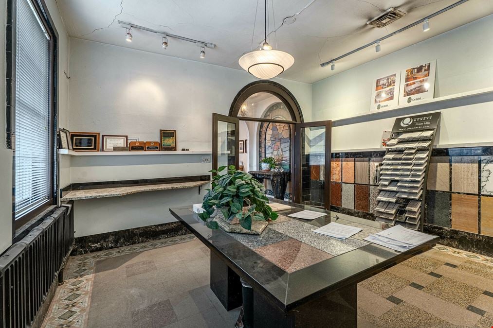 1085 E Delavan Ave - 21,400+/- SF Retail/Industrial Space