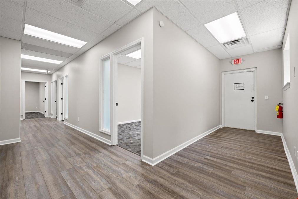 2 Executive Suites 