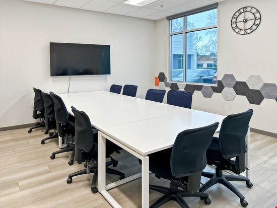 Regus - Ontario - W 6th Street