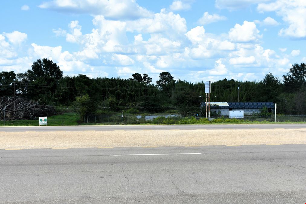 3151 Northern Blvd. - 4.75 acre Commercial lot Zoned M-1