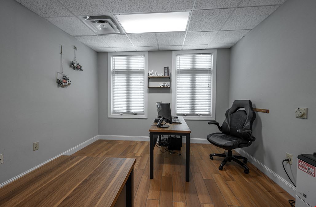 5011 Southpark Drive, Suite 220