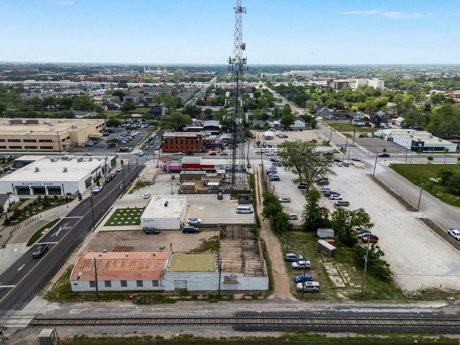 Silo-Adjacent Retail/Development Property