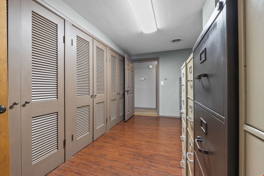 407 W St Joseph St
