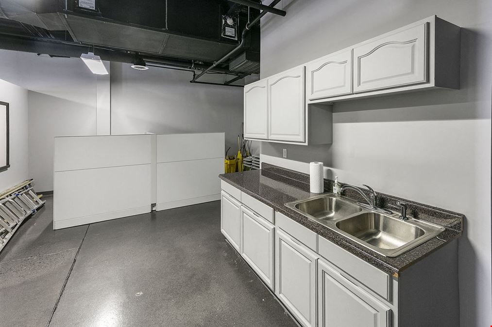 1143 Oak Ridge Tpke #105