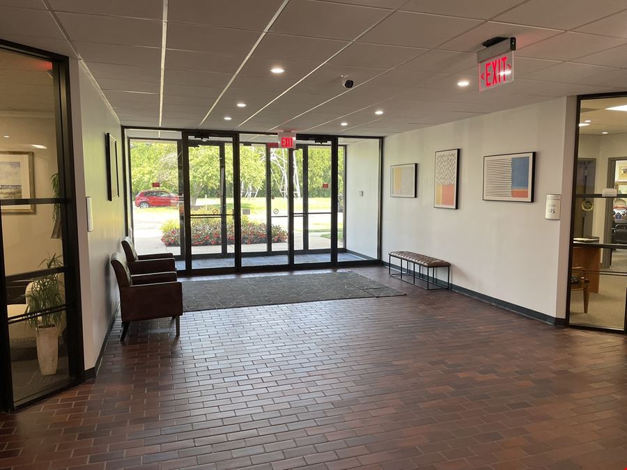 8445 Keystone Crossing