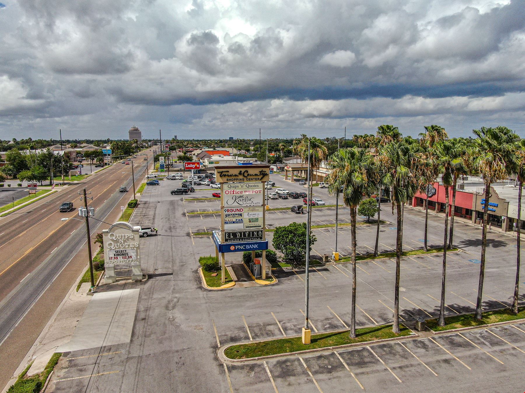 Town & Country Shopping Center