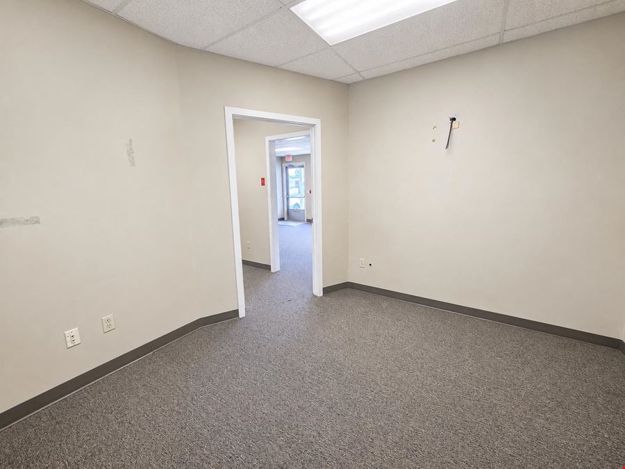 1495 Black Rock Tpke