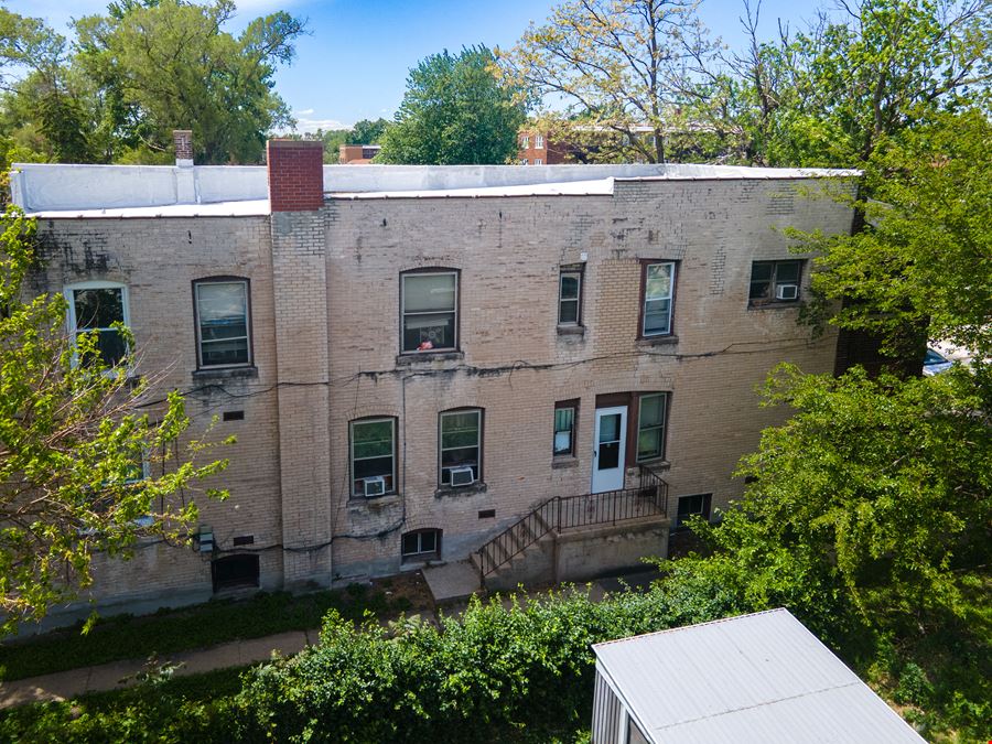 11 E 157th St., Calumet City, IL 60409